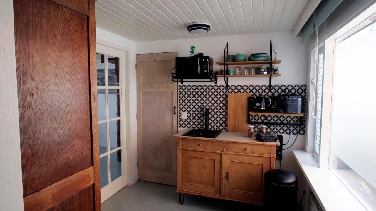 Houseboat Apartment With Water Terrace, Free Parking, Free Bikes & Fast Wifi Amsterdam Zewnętrze zdjęcie