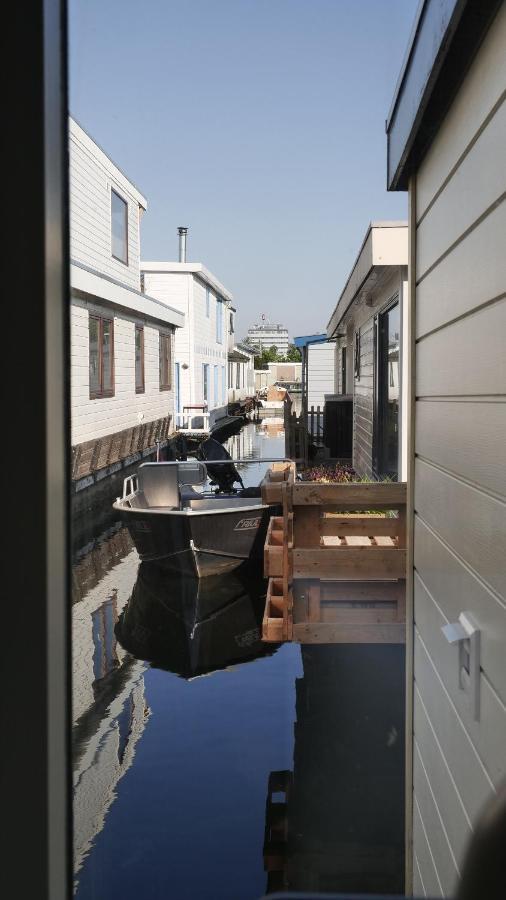 Houseboat Apartment With Water Terrace, Free Parking, Free Bikes & Fast Wifi Amsterdam Zewnętrze zdjęcie